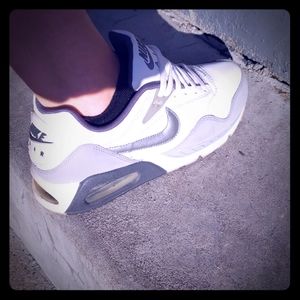 Final markdown 🌹Nike Air Max Leather Sneakers